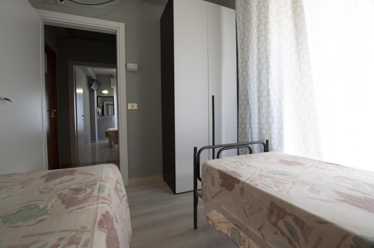 Hotel Milena Rimini Esterno foto