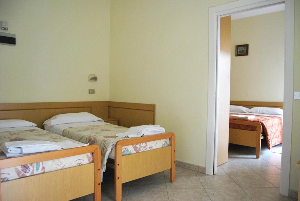 Hotel Milena Rimini Esterno foto