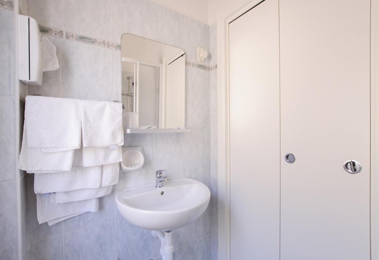 Hotel Milena Rimini Esterno foto